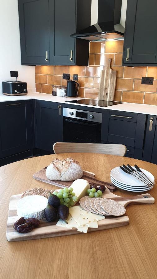 Finest Retreats - Blackbarn Wood Balsham Bagian luar foto