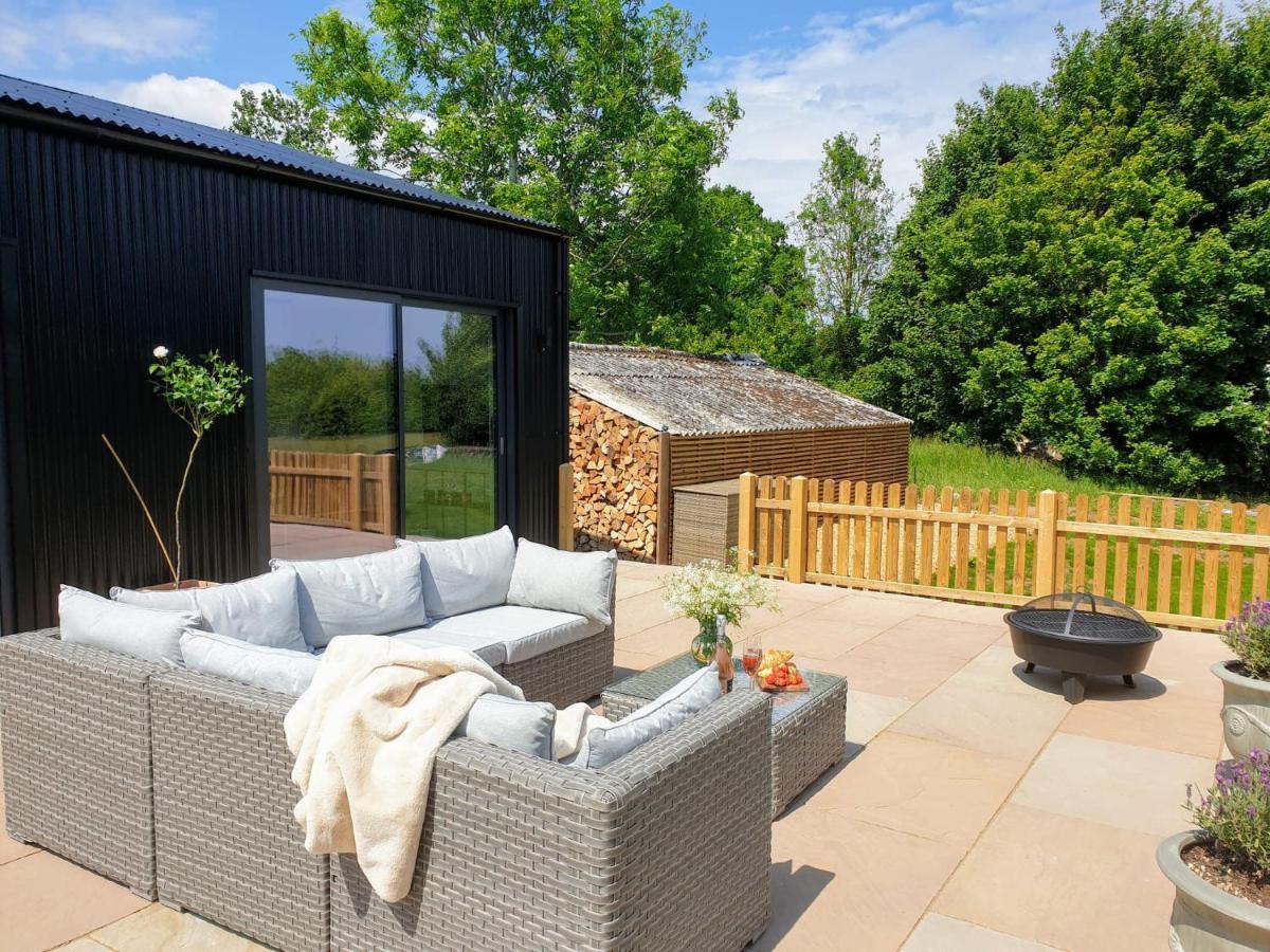 Finest Retreats - Blackbarn Wood Balsham Bagian luar foto