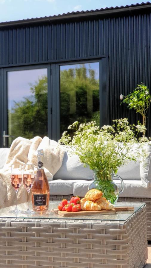 Finest Retreats - Blackbarn Wood Balsham Bagian luar foto